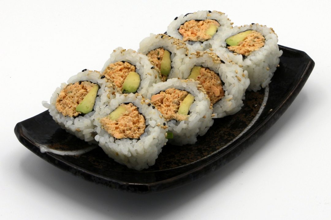 114. Cali. Spicy Lachssalat – Sushi Mitarzu